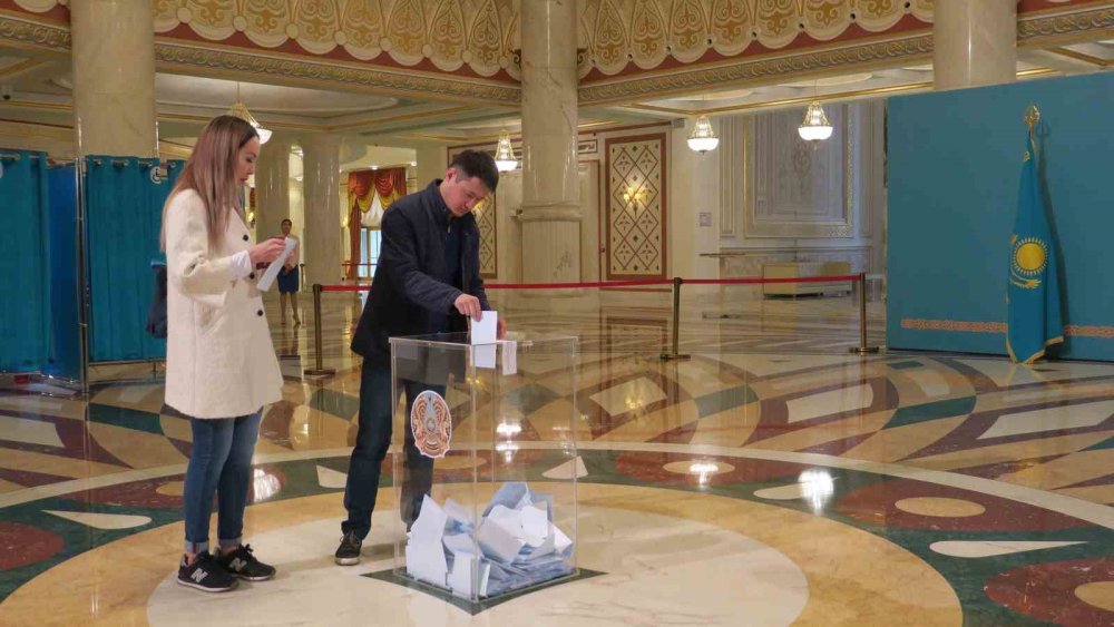 Kazakistan’da Yeni Anayasa Referandumu.. Ülke Sandık Başında!