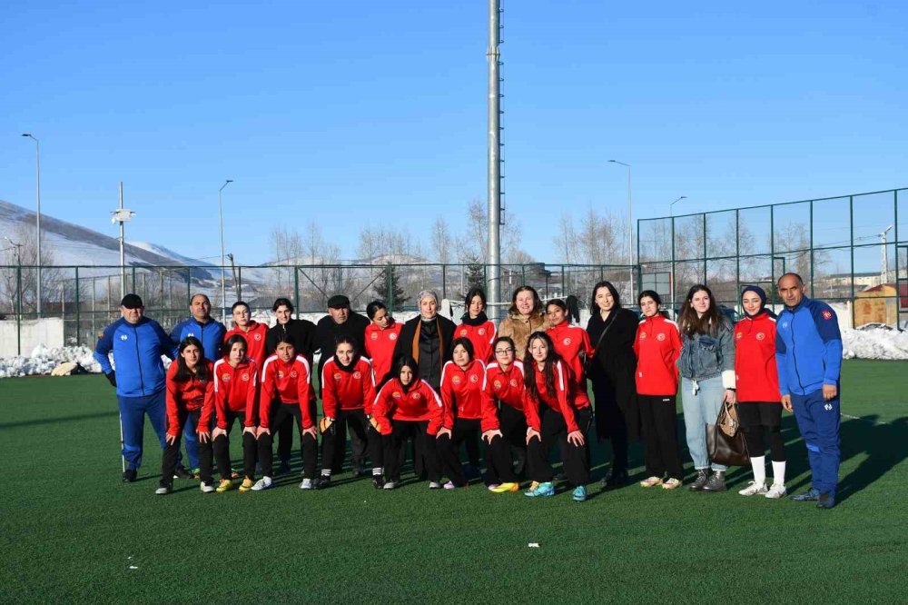 Hedef 2. Lig.. Ardahan Kura Kadın Futbol Takımı Yeni Döneme Başladı!