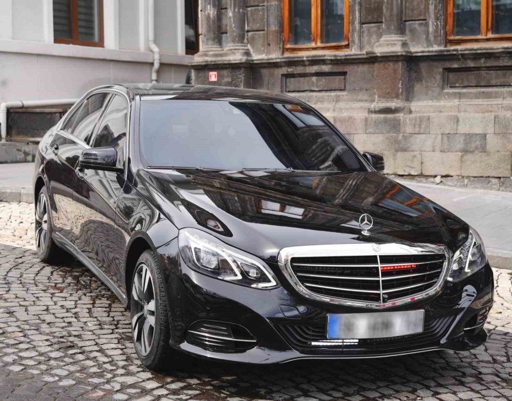 Kars Belediyesi’ne Azerbaycan’dan Destek.. Makam Aracı Hediye Edildi!