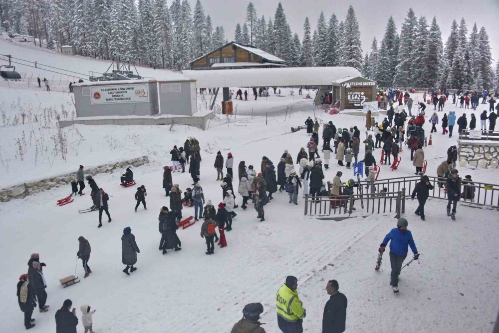 Batı Karadeniz’in En Uzun Pistine Sahip Ilgaz Dağı, Bayram Tatilinde Kayak Severleri Ağırlayacak