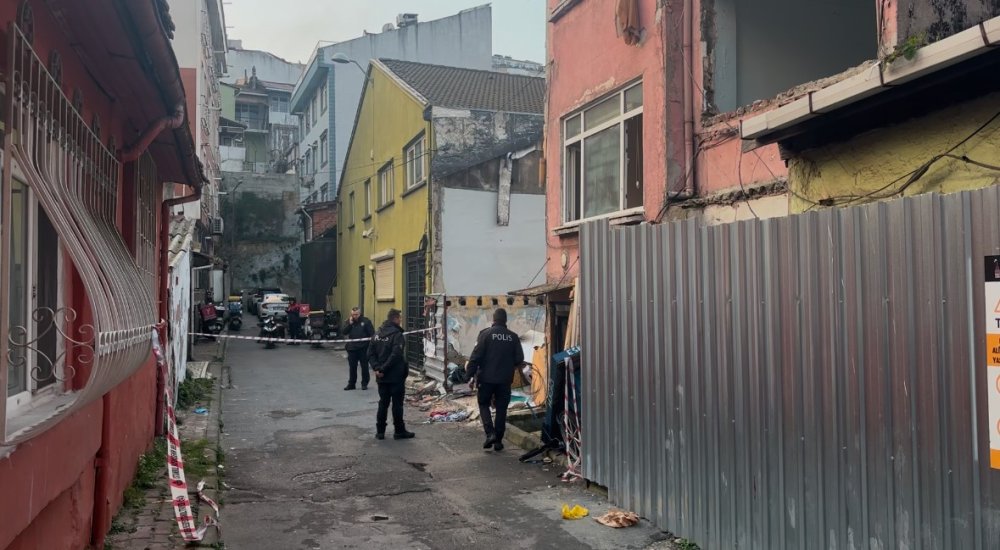 Beyoğlu’nda Çıkan Yangında 1 Yaşındaki Bebek Hayatını Kaybetti, 2 Kişi Yaralandı