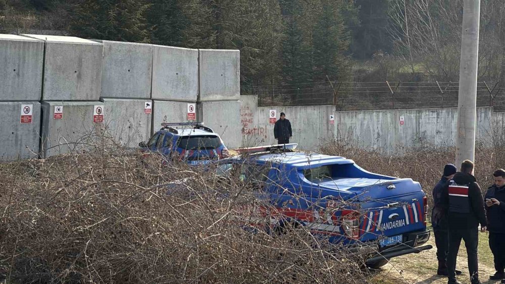 Gölette Boğulma Tehlikesi Geçiren 13 Yaşındaki Çocuk Hastanede Hayatını Kaybetti