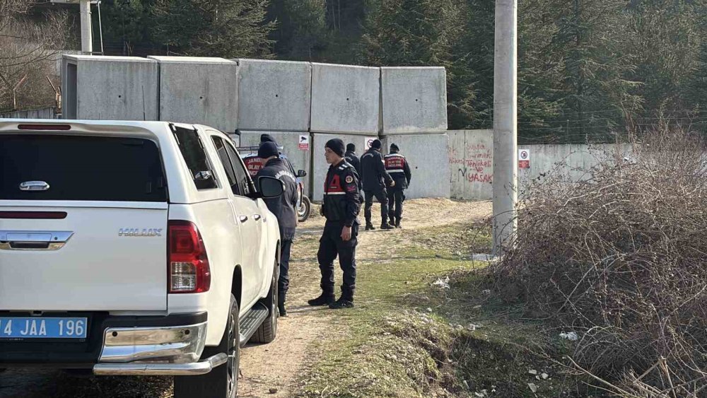 Gölette Boğulma Tehlikesi Geçiren 13 Yaşındaki Çocuk Hastanede Hayatını Kaybetti