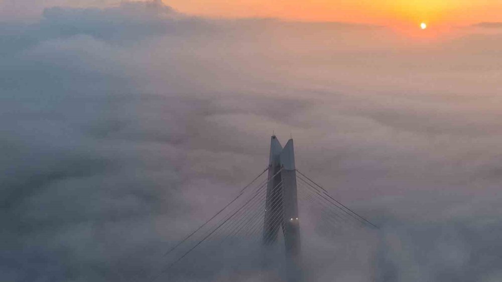 İstanbul’da Sabahın İlk Işıklarıyla Mest Eden Görüntü
