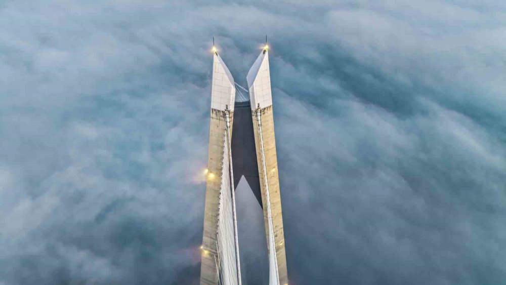 İstanbul’da Sabahın İlk Işıklarıyla Mest Eden Görüntü