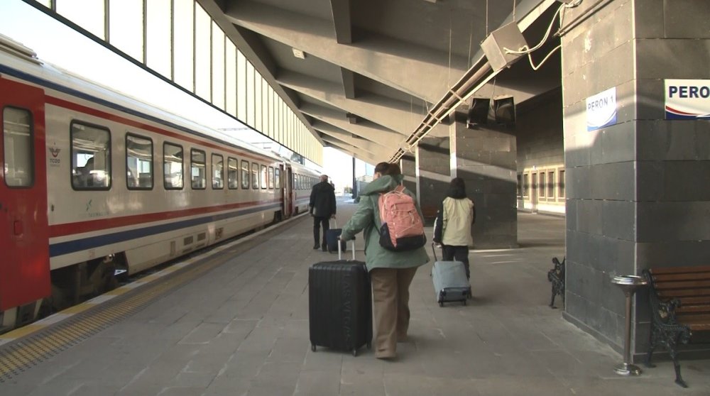 Doğu Ekspresi’nde Bayram Yoğunluğu.. Biletler Günler Öncesinden Tükendi!