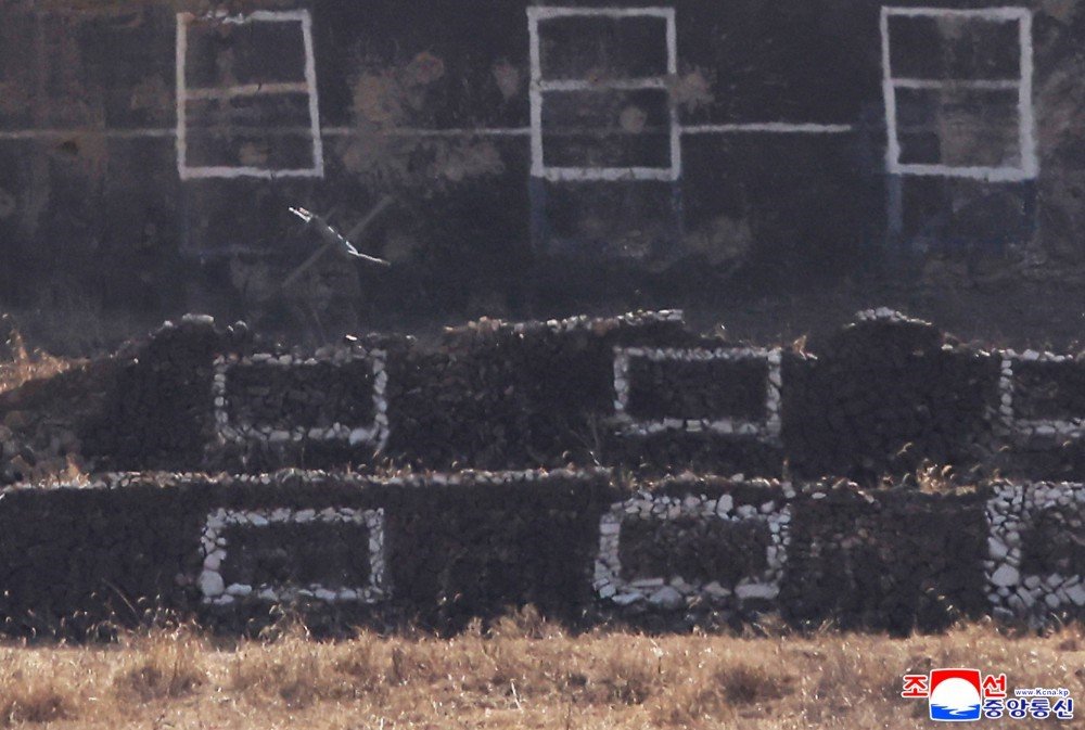 Kuzey Kore’de Tank Birliklerinin Katılımıyla Taktik Saldırı Tatbikatı