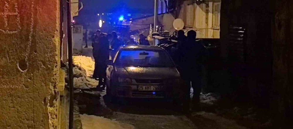 Gece Yarısı Sokakta Kanlı Cinayet.. Erzurum'da Bir Kişi Öldürüldü!