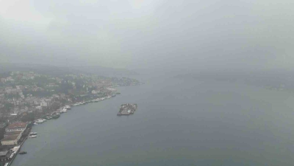 İstanbul Bayram Sabahına Sisle Uyandı