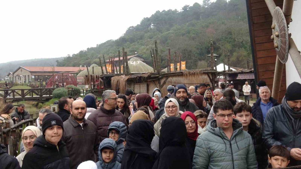 Bozdağ Film Platoları’nda Bayram Yoğunluğu