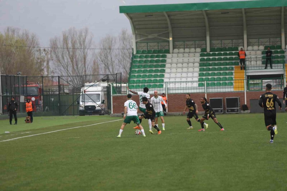 Iğdır FK Evinde Yıkıldı.. Çorum FK 2 Golle 3 Puanı Kaptı!