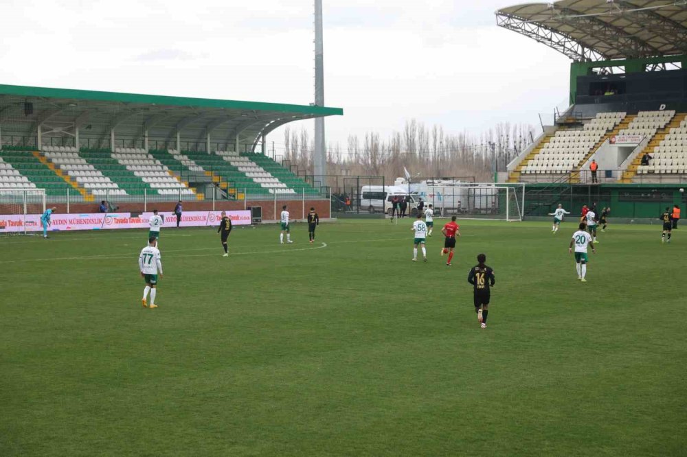 Iğdır FK Evinde Yıkıldı.. Çorum FK 2 Golle 3 Puanı Kaptı!