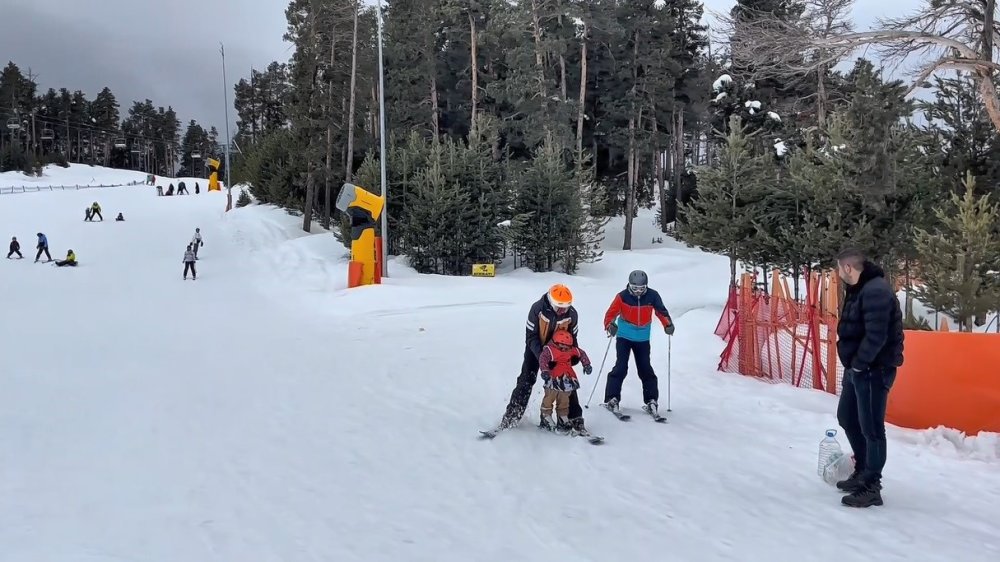 Sarıkamış’ta Bayram Yoğunluğu.. Kayak Sezonu Nisan’a Uzadı!