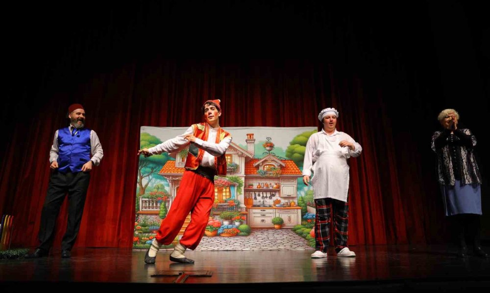 8. Samsun Uluslararası Tiyatro Festivali Başladı