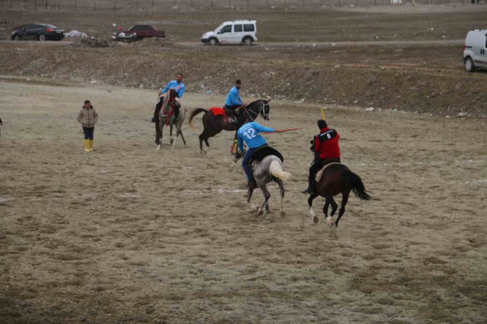 Erzurum Aşkale’de Cirit Heyecanı: Yeni Kulüp İçin Sahaya Çıktılar!