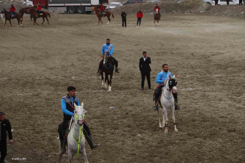 Erzurum Aşkale’de Cirit Heyecanı: Yeni Kulüp İçin Sahaya Çıktılar!