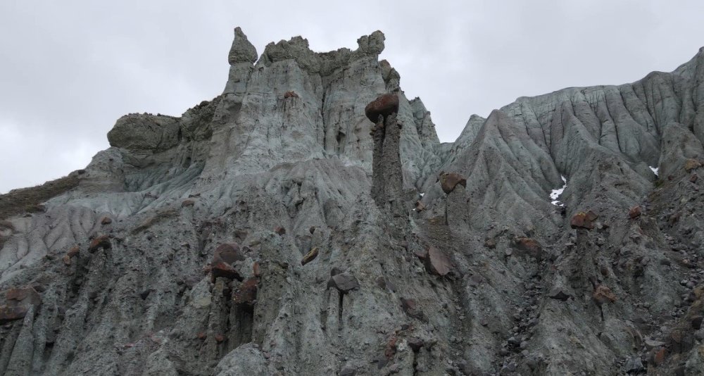 Erzincan’da Peri Bacalarını Andıran Doğal Oluşumlar İlgi Görüyor