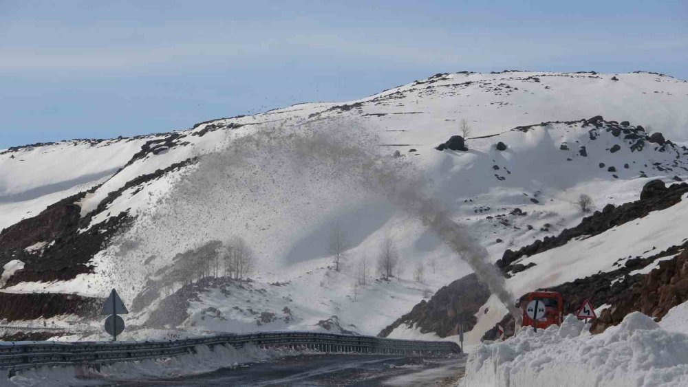 2581 Rakımlı Bilbilan Yaylası Geçidi Açılıyor.. Karla Mücadelede Yoğun Mesai!&nbsp;