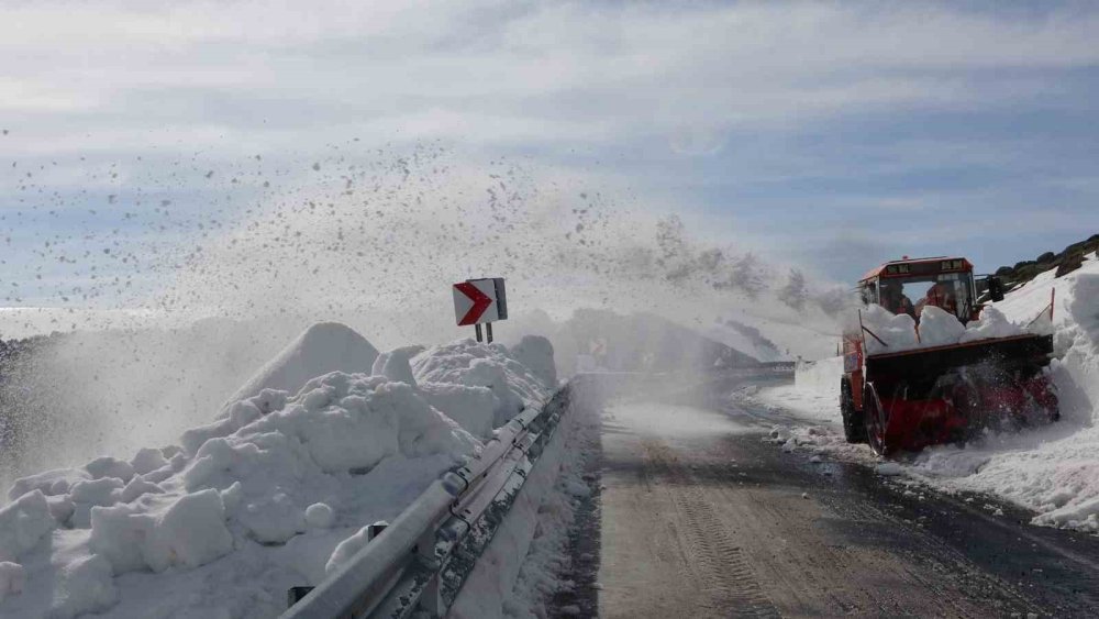 2581 Rakımlı Bilbilan Yaylası Geçidi Açılıyor.. Karla Mücadelede Yoğun Mesai!&nbsp;