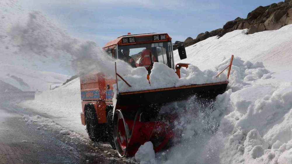 2581 Rakımlı Bilbilan Yaylası Geçidi Açılıyor.. Karla Mücadelede Yoğun Mesai!&nbsp;
