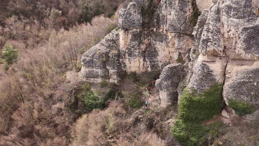 80 Metre Yüksekliğindeki Cam Terastan Kendini Boşluğa Bıraktı