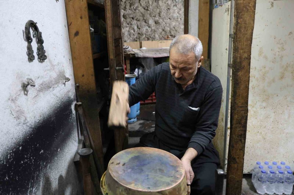 Bakırcılar Çarşısı’nda Zamana Direnen Son Ustalar