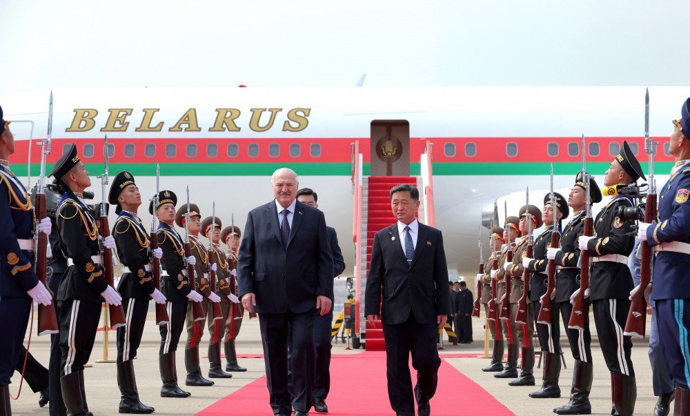 Belarus Devlet Başkanı Lukaşenko’dan Kuzey Kore’ye İlk Resmi Ziyaret