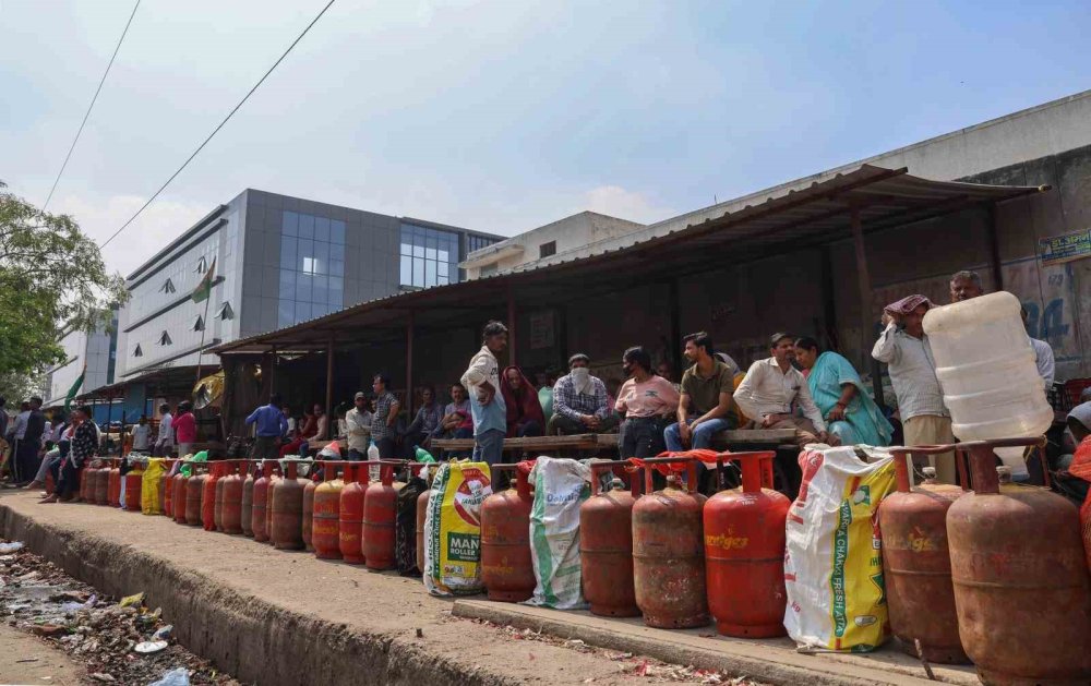 Hürmüz Krizi Hindistan’ı Vurdu.. Gaz Kıtlığı Ekonomiyi Felç Etti!