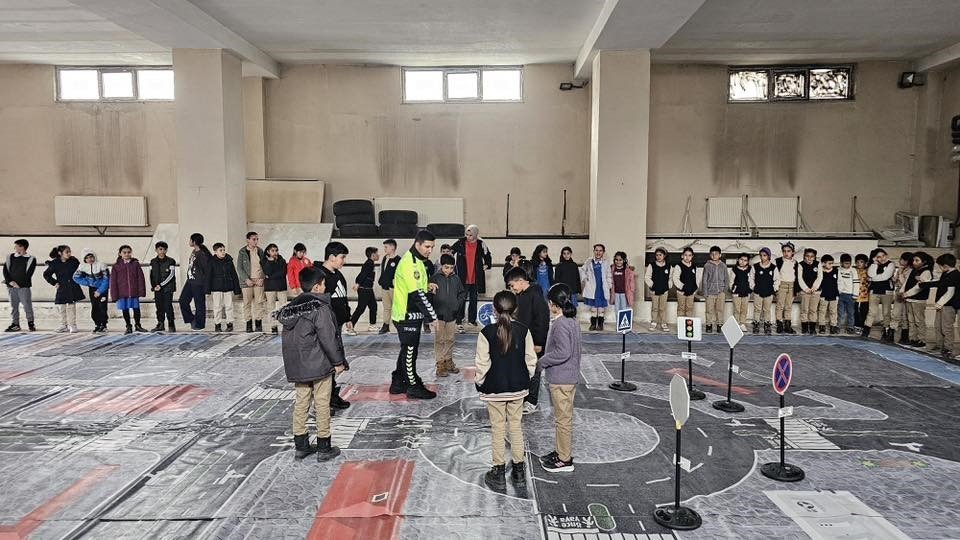 Digor'da Trafik Bilinci.. Öğrencilere Yönelik Eğitim Etkinliği Düzenlendi!