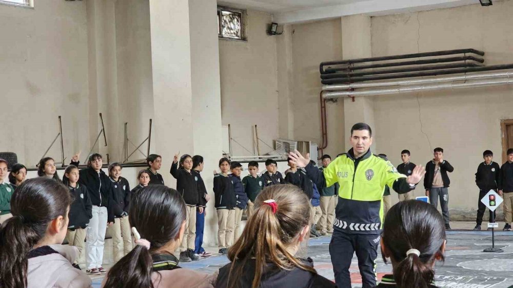 Digor'da Trafik Bilinci.. Öğrencilere Yönelik Eğitim Etkinliği Düzenlendi!