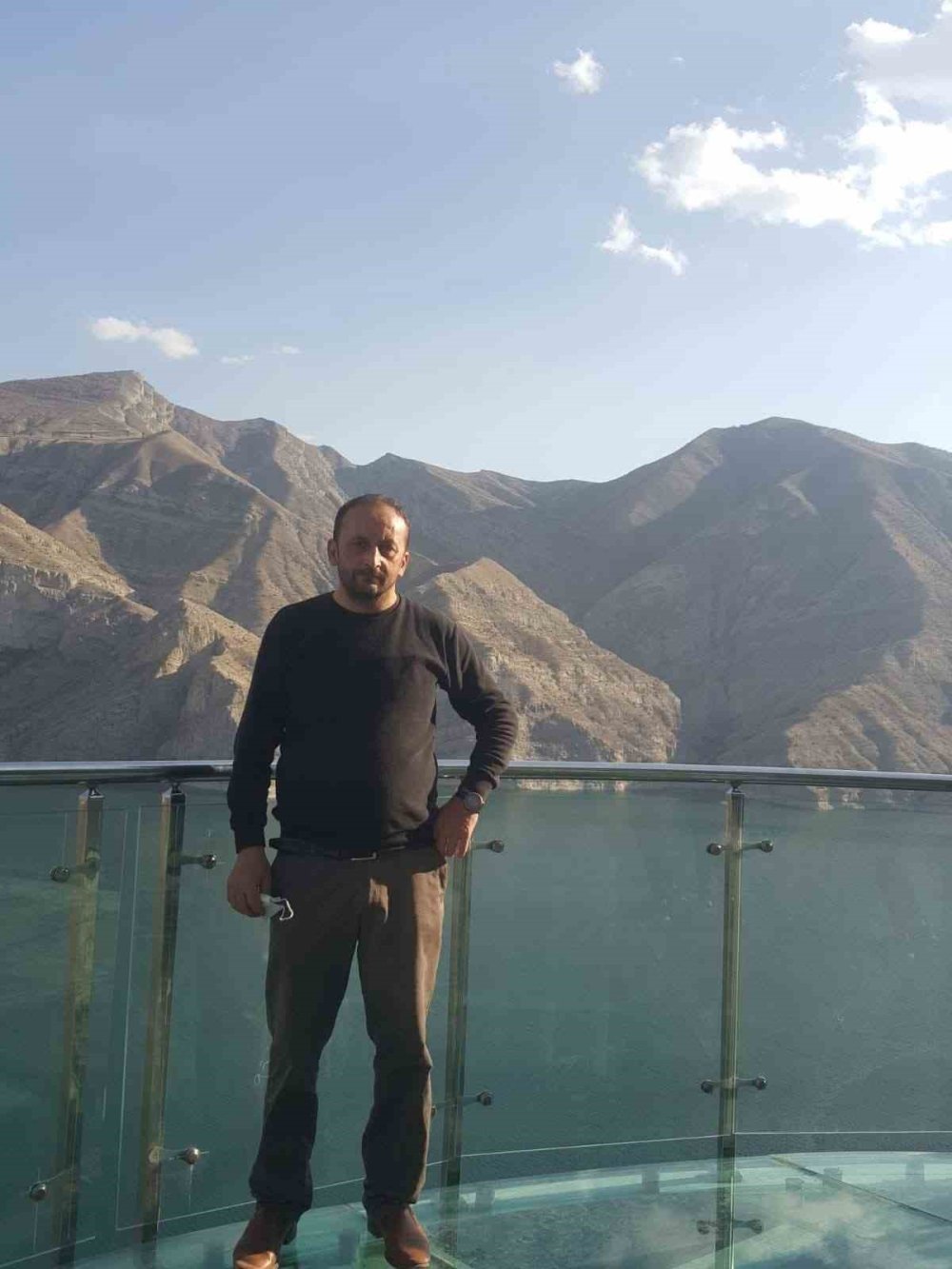 Köy Yolunda Şüpheli Olay.. Öğretmen, Araç İçinde Ölü Bulundu!