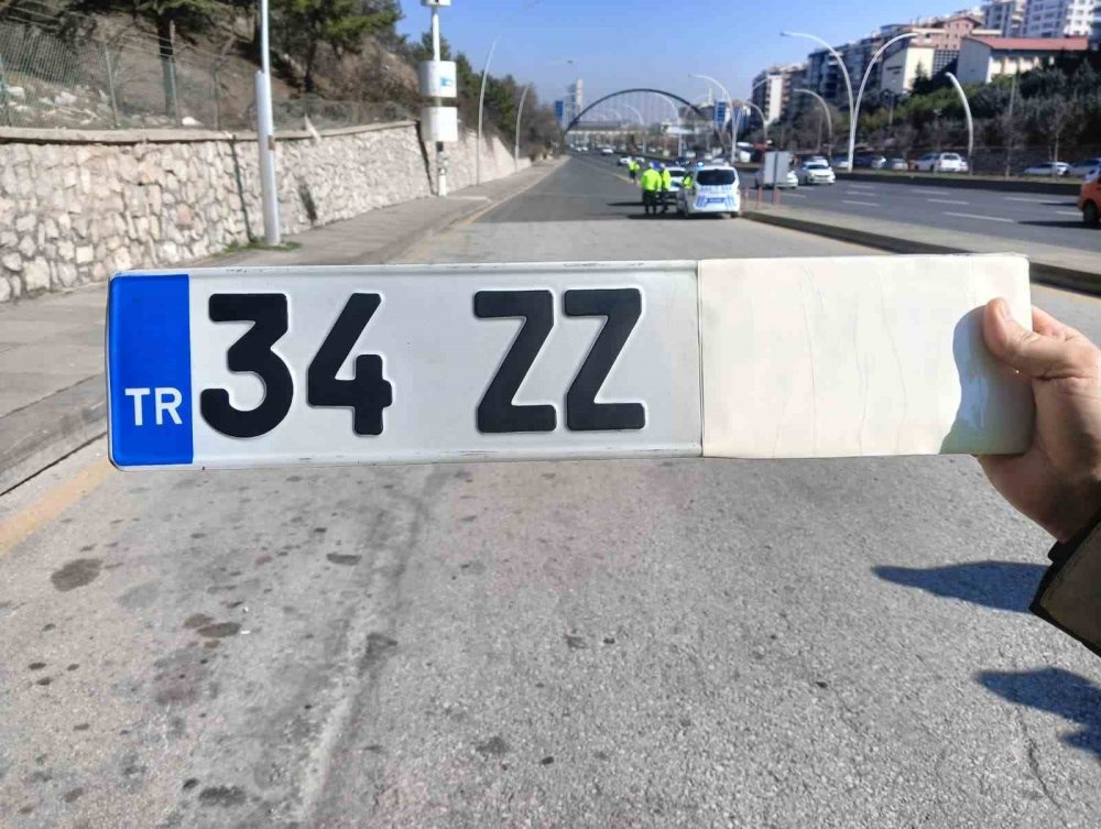 Trafik Daire Başkanı Mutlu’dan Standart Ve ‘App’ Plaka Arasındaki Farklarla İlgili Açıklama