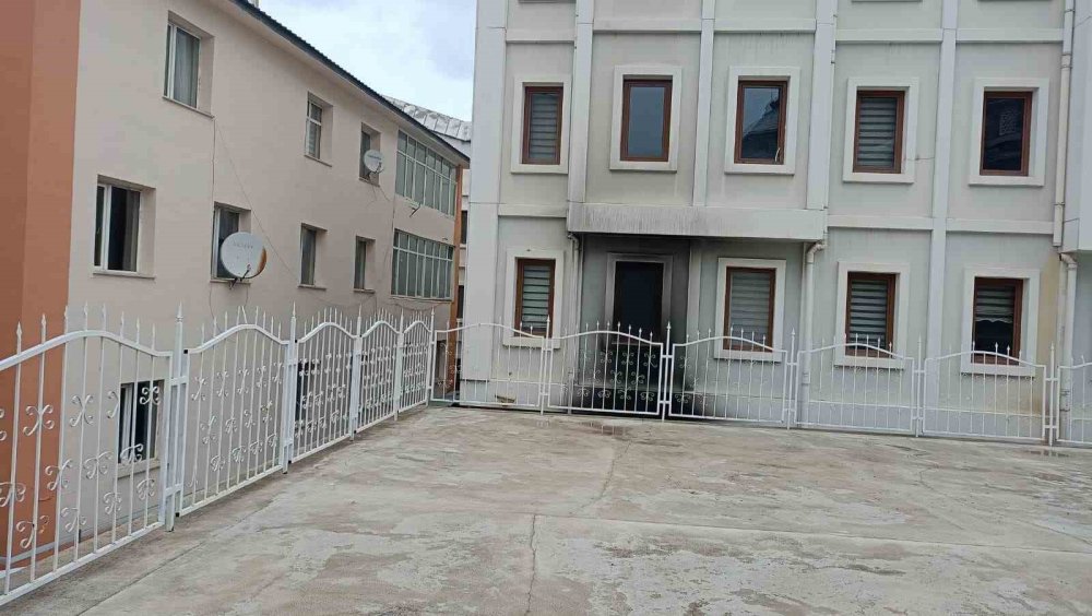 Kars Belediyesi’nde Trafo Patladı.. Hizmetler Durdu, Bölgesel Elektrik Kesintisi!