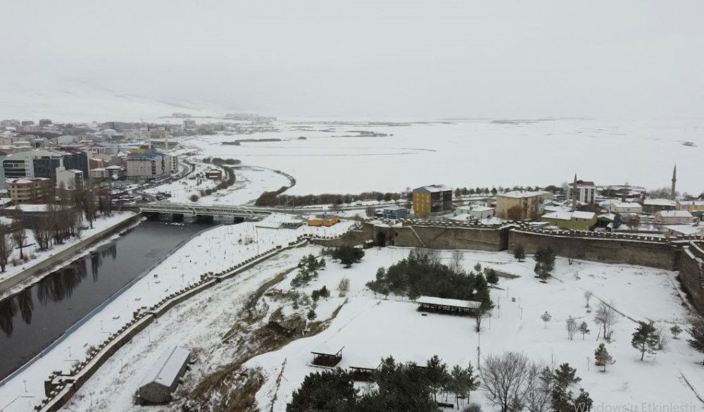 Ardahan Beyaza Büründü.. Tarihi Kale Kartpostallık Görüntüler Sundu!