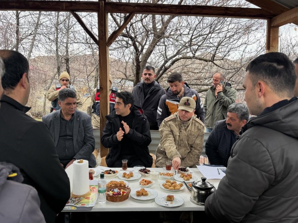 Sarıkamış Kaymakamı Aslantatar Karakurt’u Ziyaret Etti
