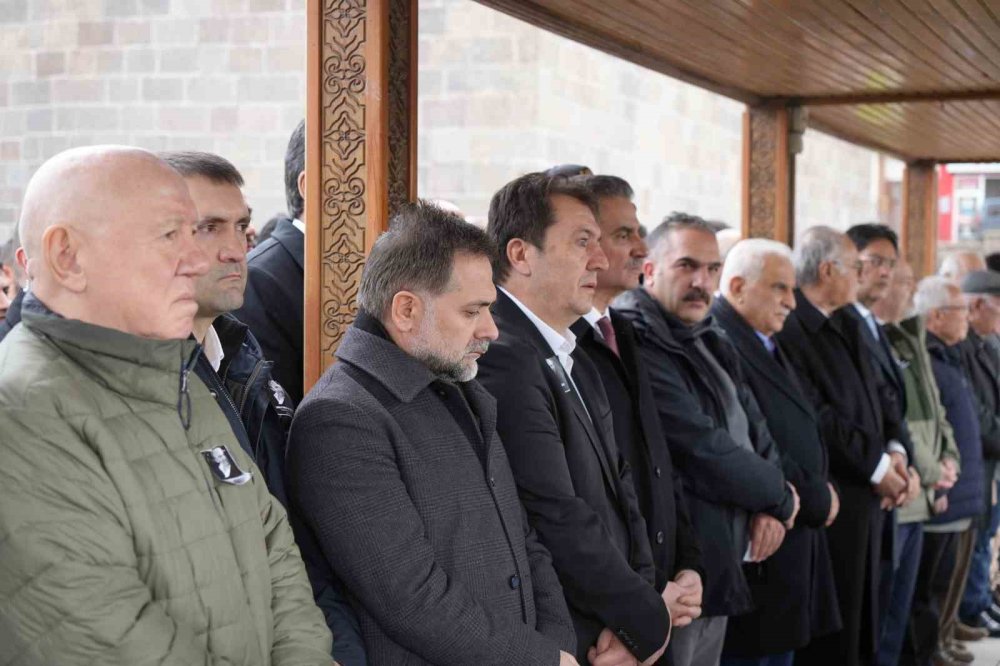 Gazeteci Feridun Fazıl Özsoy Dualarla Son Yolculuğuna Uğurlandı