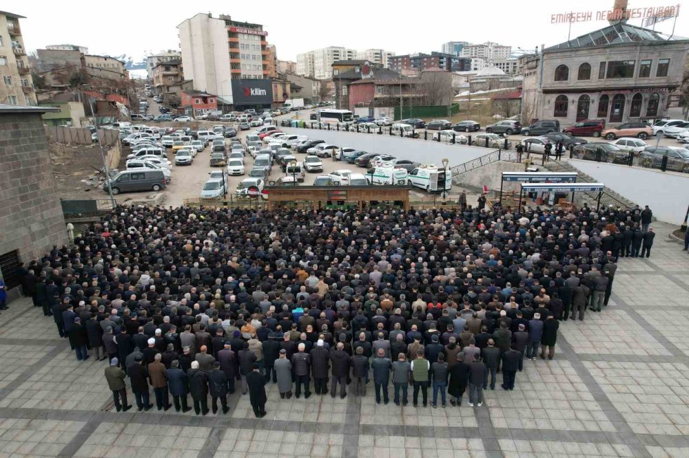 Gazeteci Feridun Fazıl Özsoy Dualarla Son Yolculuğuna Uğurlandı