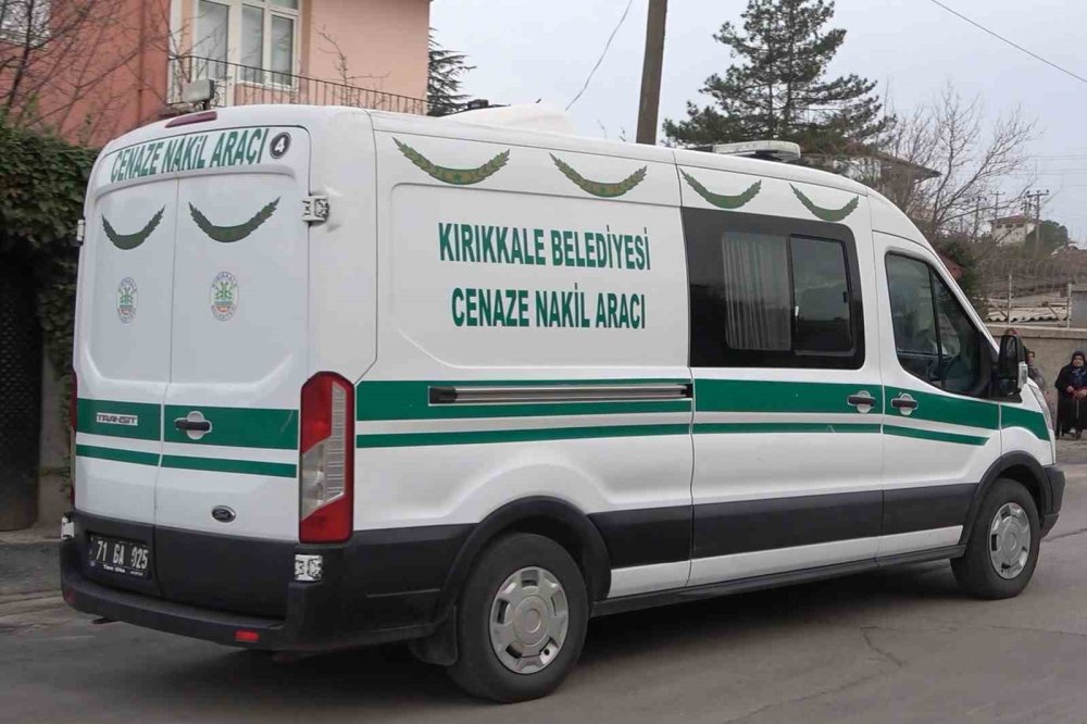 Kan Donduran Cinayet: İ̇ki Kardeş Bir Oldu, Babalarını Bıçak Ve Baltayla Öldürdü