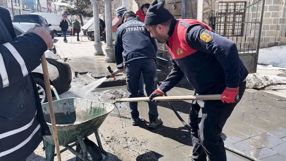 Sarıkamış’ta Sokaklar Bahara Hazırlanıyor.. Temizlik Seferberliği Başladı!