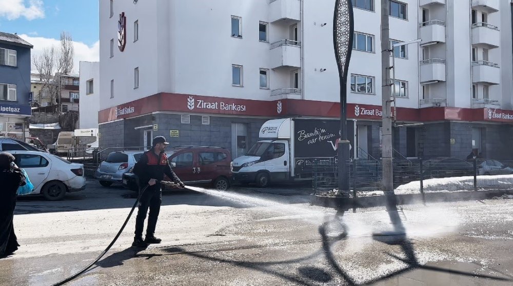 Sarıkamış’ta Sokaklar Bahara Hazırlanıyor.. Temizlik Seferberliği Başladı!