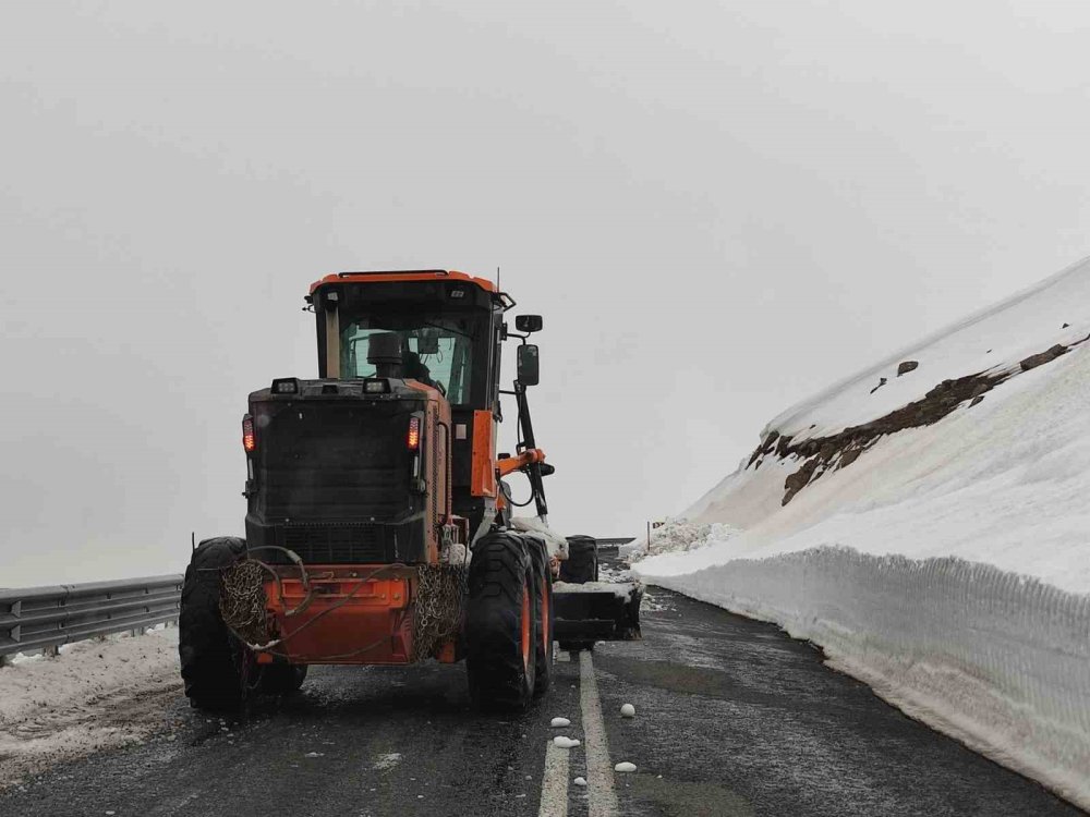 Zorlu Mücadele Sonuç Verdi.. 4 Ay Kapalı Kalan Yol Yeniden Açıldı!