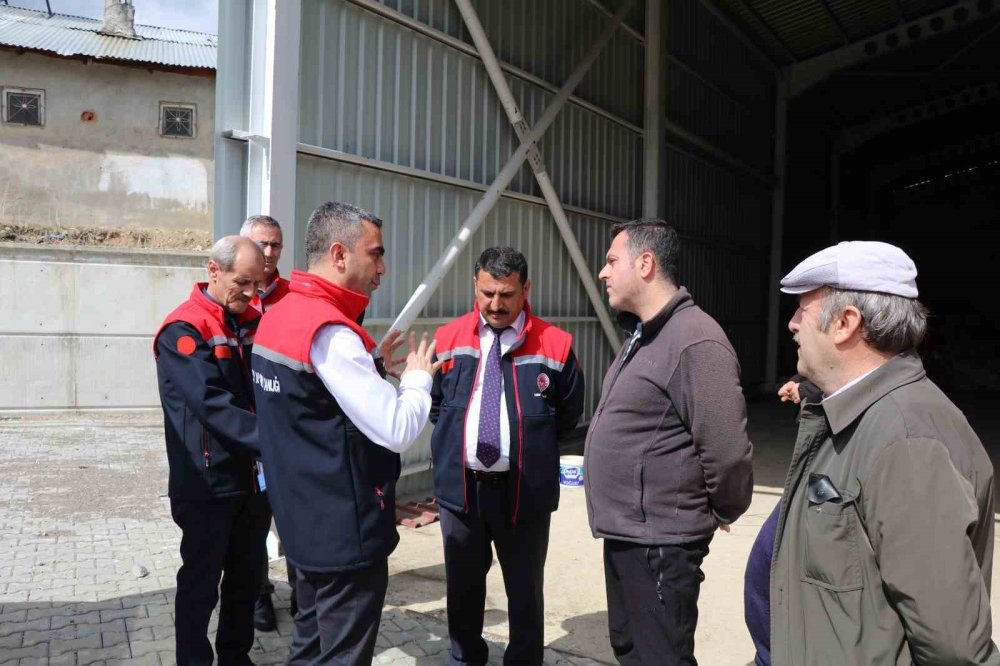 Devlet Desteği İle Kurduğu Akıllı Ahır Projesiyle Verimliliği Artırdı