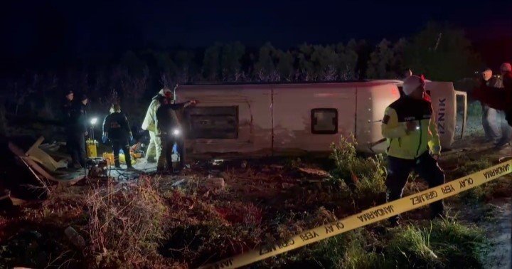 Bursa İznik’te Feci Kaza: 1 Ölü, 12 Yaralı