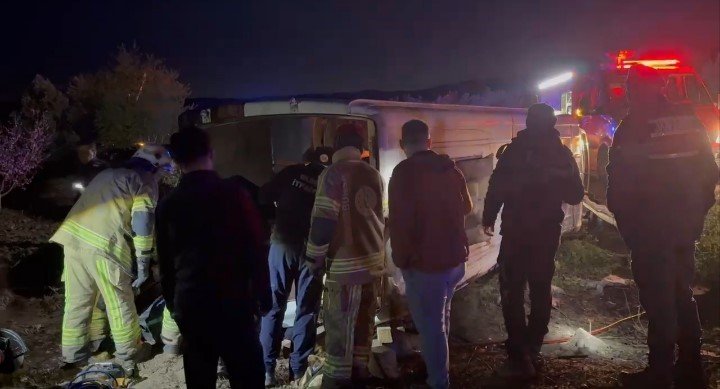 Bursa İznik’te Feci Kaza: 1 Ölü, 12 Yaralı