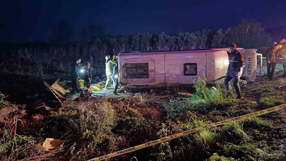 Bursa İznik’te Feci Kaza: 1 Ölü, 12 Yaralı