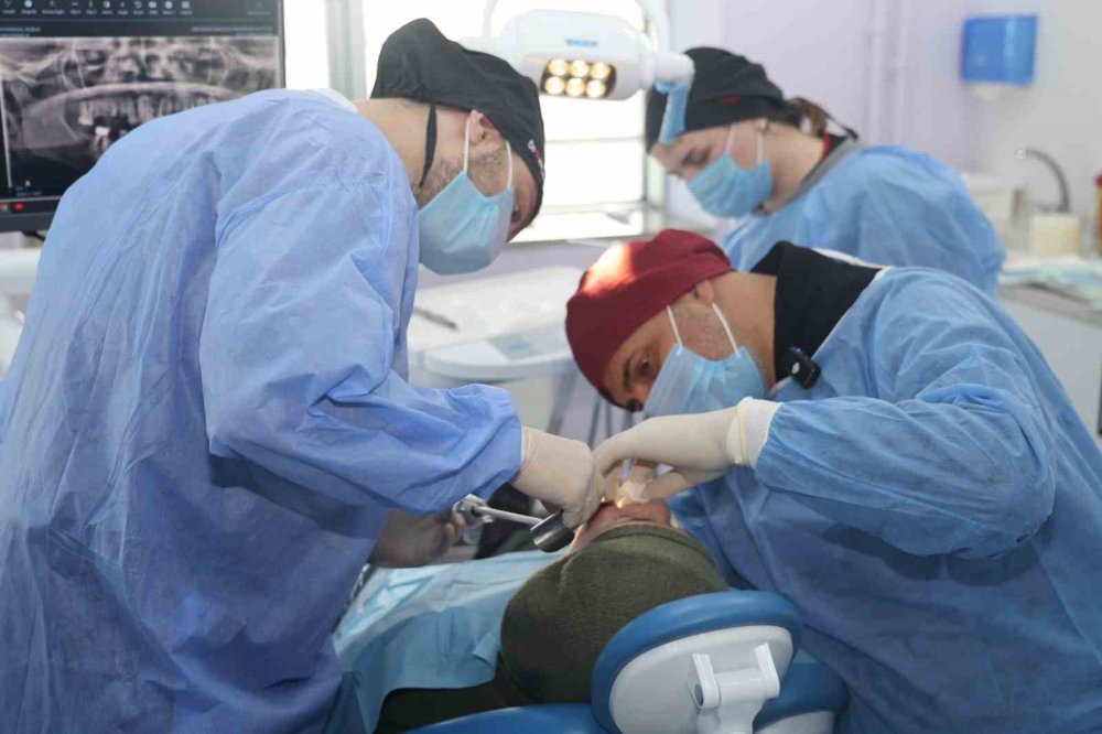 Iğdır’da ‘Üniversite Hastanesi’nde Bir İlk.. İmplant Tedavisi Başarıyla Uygulandı!