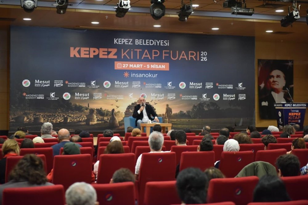 Kepez Kitap Fuarı’nda Ercan Kesal.. Yazmanın Temeli Disiplinli Okumaktır!