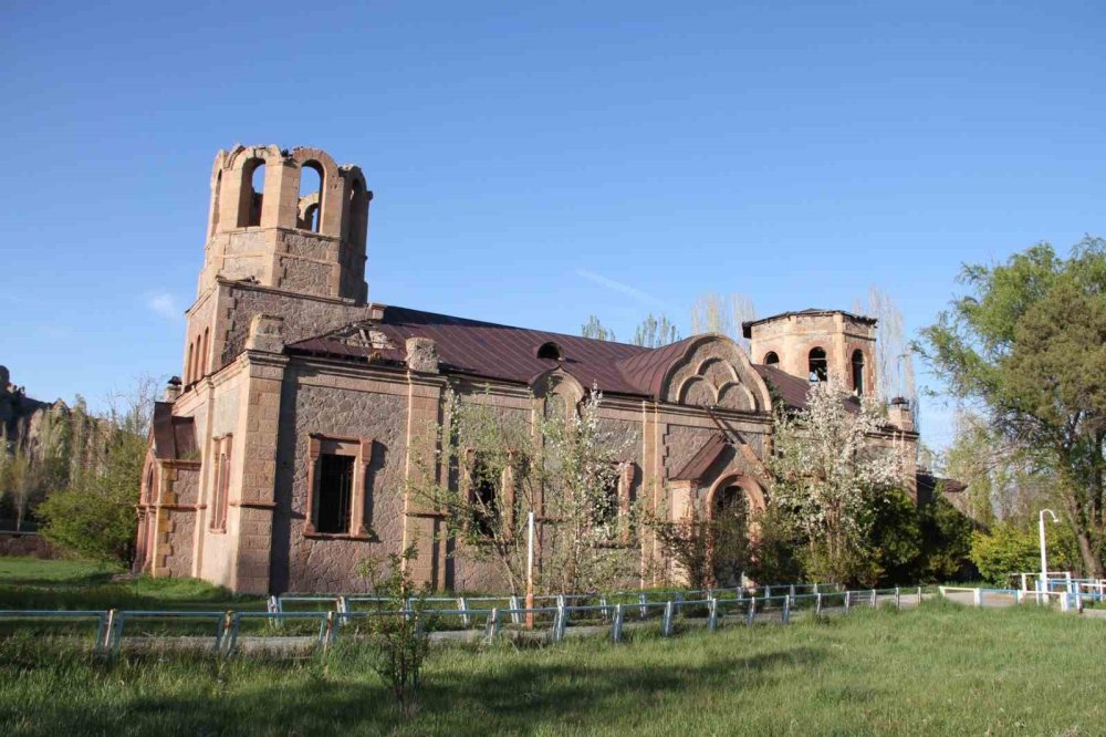 Oltu’da Tarihi Yapı Yeni Bir Yaşam Alanına Dönüşüyor