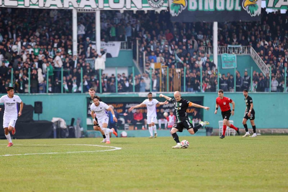 12 Bingölspor Şampiyon Oldu