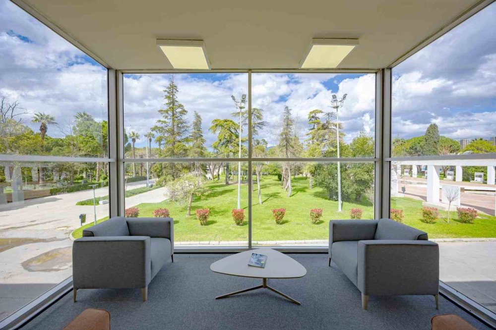 Hasan Ali Yücel Kütüphanesi Hizmete Girdi